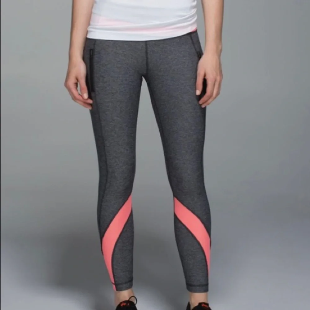 Lululemon - Inspire Tight II - Picture 3 of 4